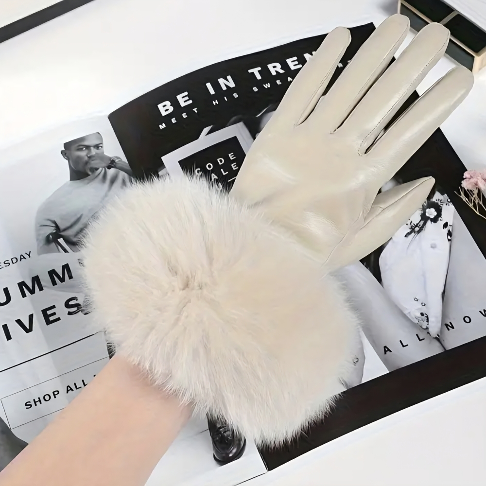 Elegant Red Fur-Trimmed Gloves - Picture 7 of 7